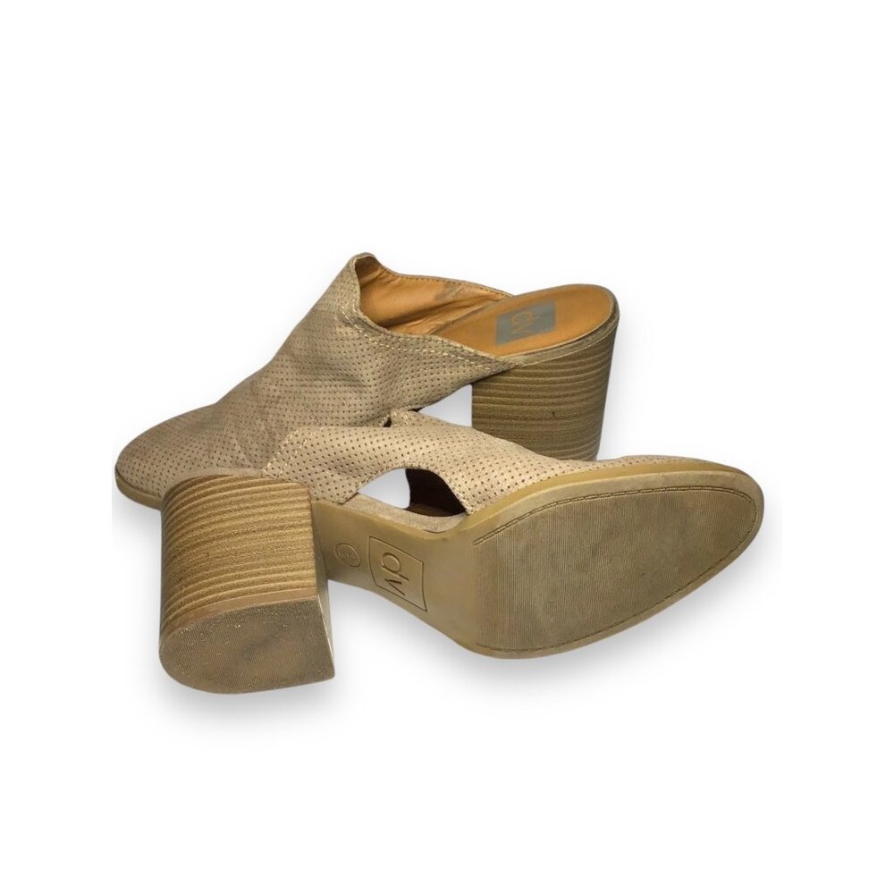 DV Womens Closed Toe Mule Heels Size 9 Tan Perforated Textile Block Heels